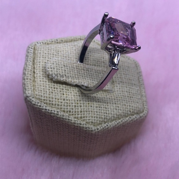 Square Pink Diamond Silver Ring 💍 Costume Jewelry - Picture 2 of 4